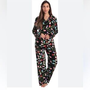 Women’s black pink blue Christmas lights 2 piece pajamas set size L NWT